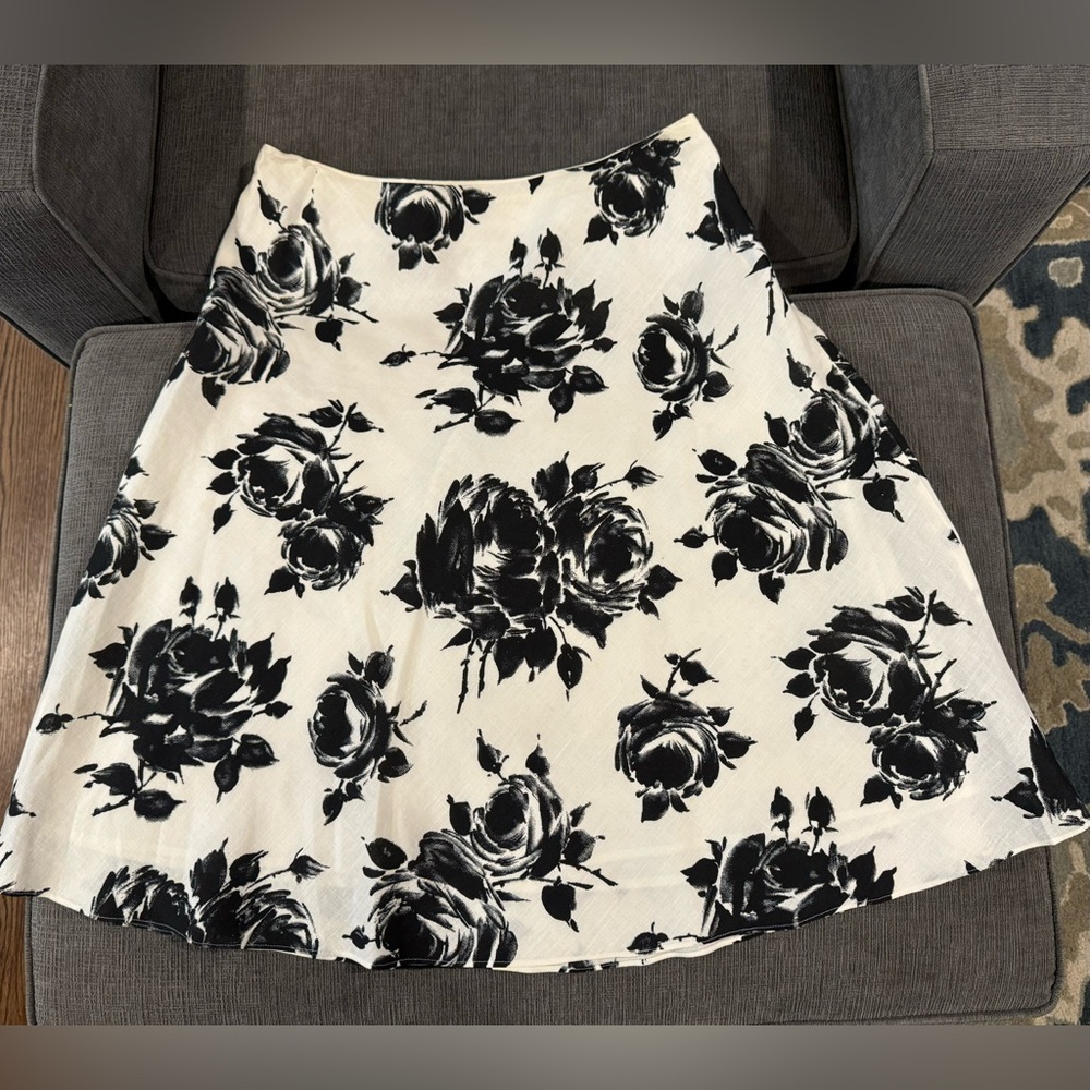 Talbots Women’s black/white floral print skirt size 12